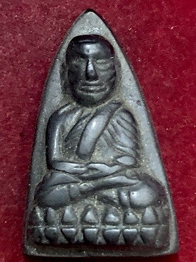 เหรียญหลวงพ่อทวดหล่อเตารีดใหญ่ เนื้อเมฆพัด ปี2505