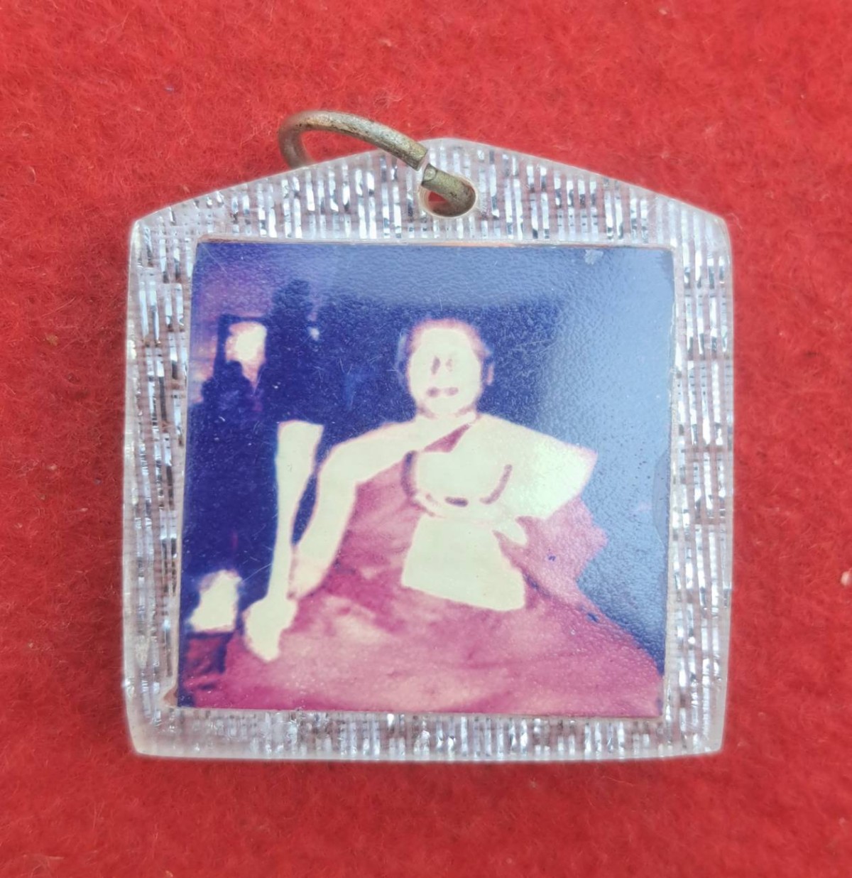 รูปถ่ายพรมน้ำมนต์หลวงพ่ออุทัยตาทิพย์(พระครูสังฆรักษ์อุทัย ปภงฺกโร) วัดศรีมฤคทายวัน (วัดเกาะตาพุด) อ.โพธาราม จ.ราชบุรี พร้อมพลอย ปลุกเสก หลวงพ่อเป็นพระเกจิอาจารย์ที่อาคมเข้มขัง