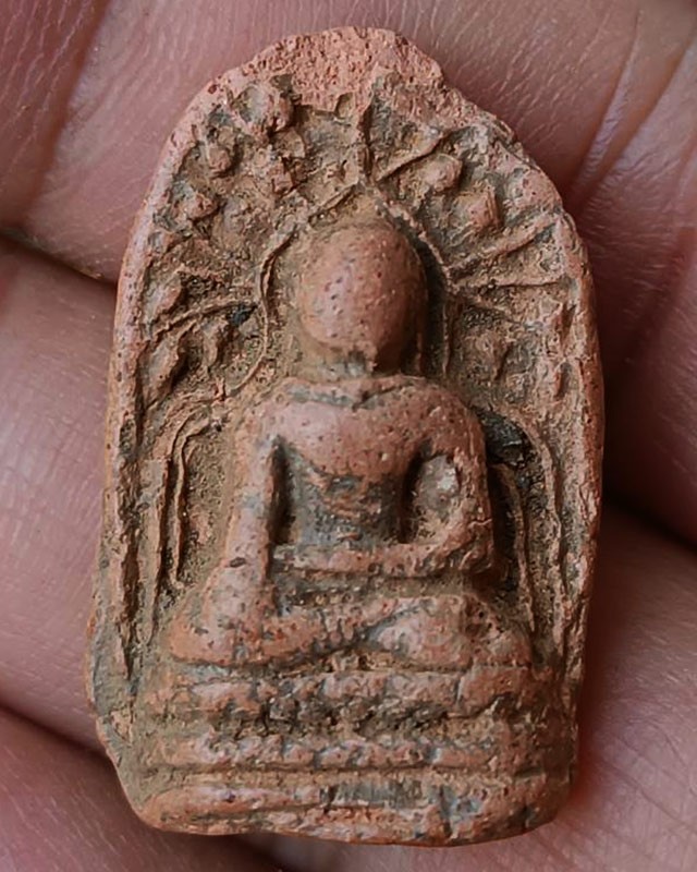 พระคงเนื้อติน บิ่นยอดด้านบน พระบ้านเก่าเก็บหลายสิบปี ไม่ทราบที่