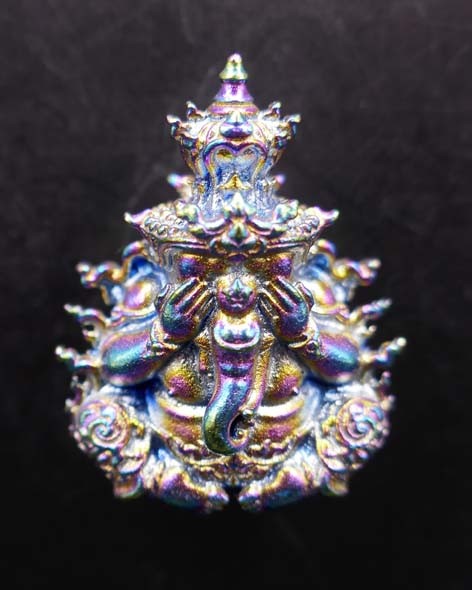 200.-พระพิฆเนศ พิมพ์ปิดตา รุ่นเทวาราชาโชค เนื้อสัตตะรุ้ง หลวงปู่บุญมา วัดเขาแก้วทอง จ.ปราจีนบุรี พร้อมกล่องเดิม 2564