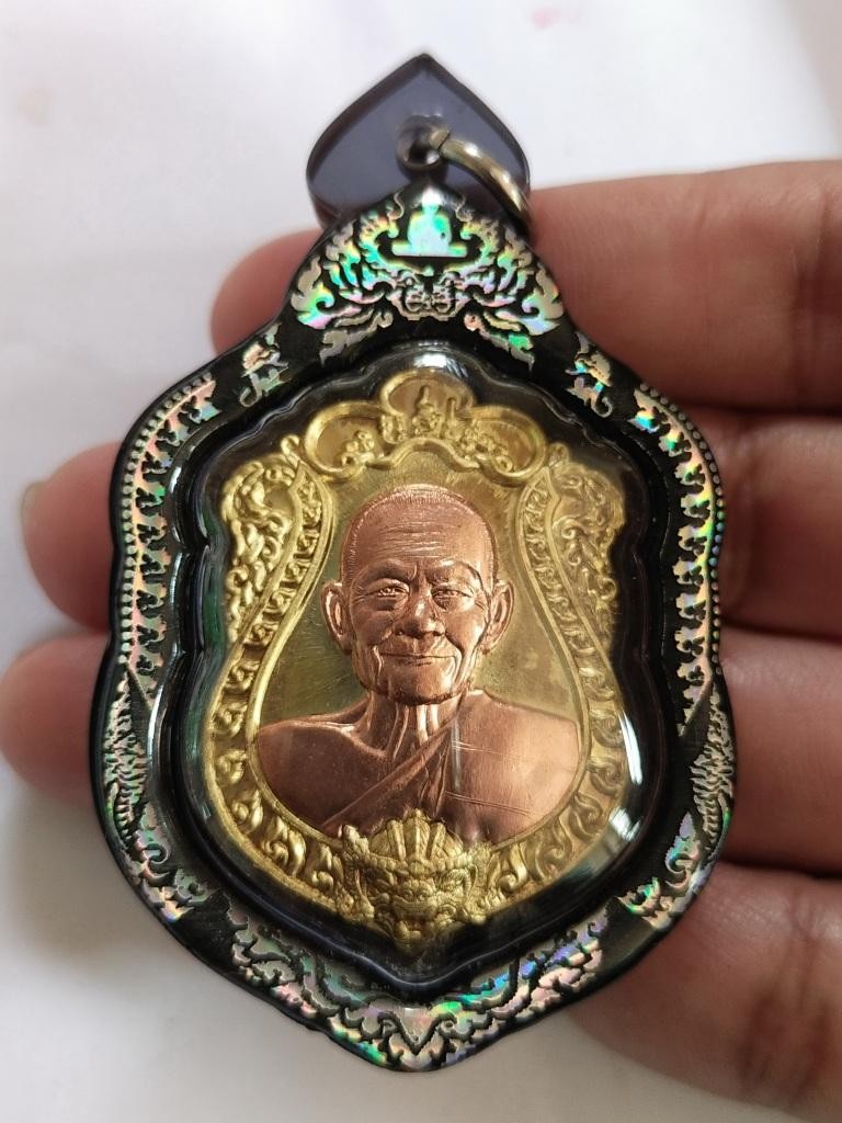 500.- เหรียญเศรษฐีเงินล้าน หลังหนุมานเชิญธงขี่สิงห์ no.3 หลวงปู่บุญมา สำนักสงฆ์เขาแก้วทอง ปราจีนบุรี เลี่ยมกรอบยิงเลเซอร์สั่งทำ