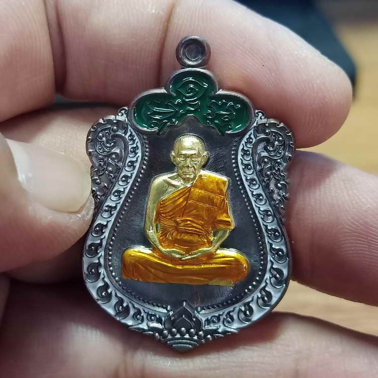 2-200 วัดใจ 150 เหรียญเสมา 7 รอบ หลวงพ่อนงค์ อภิชาโต(ศิษย์หลวงปู่โต๊ะ) วัดบางน้ำชน ธนบุรี จ.กรุงเทพฯ ปี 2566 เนื้อแดงรมมันปู หน้ากากทองทิพย์ รก.36#124 สร้าง 195 เหรียญ กล่องเดิม