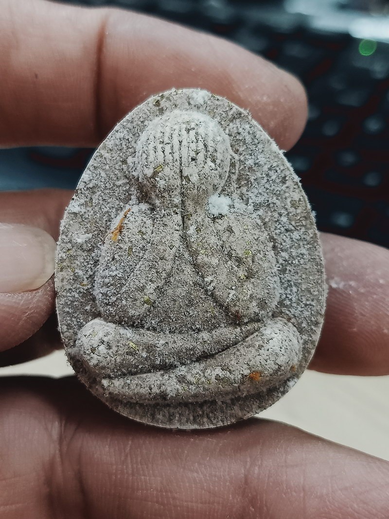 1-1226 วัดใจ 50 พระปิดตาปลดหนี้ จัมโบ้ 1 หลวงปู่รอด อาภัสสโรวัดโคกกรม จ.สุรินทร์ 2565 หมายเลข 153 กล่องเดิม ***ทีม 11 เสือ การันตี