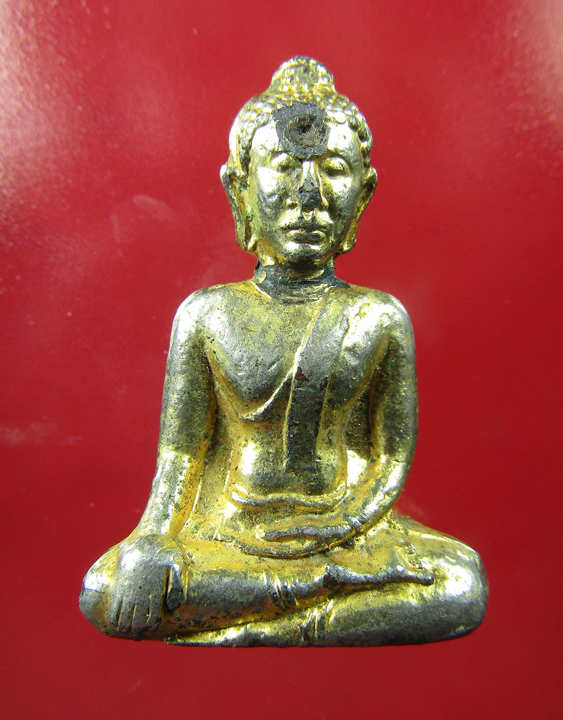 รูปเหมือนปั๊มหลวงพ่อพระใส วัดโพธิ์ชัย จ.หนองคาย ปี พ.ศ.2505 พิมพ์หน้ายักษ์ พลอยหลุดผิวกะไหล่ทองร่อนตามกาลเวลา เปิดเคาะแรก 100 บาท