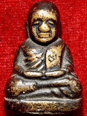 เหรียญหล่อ หลวงพ่อเงินครึ่งซีก วัดวังตะโก จ.พิจิตร ๒๕๒๑