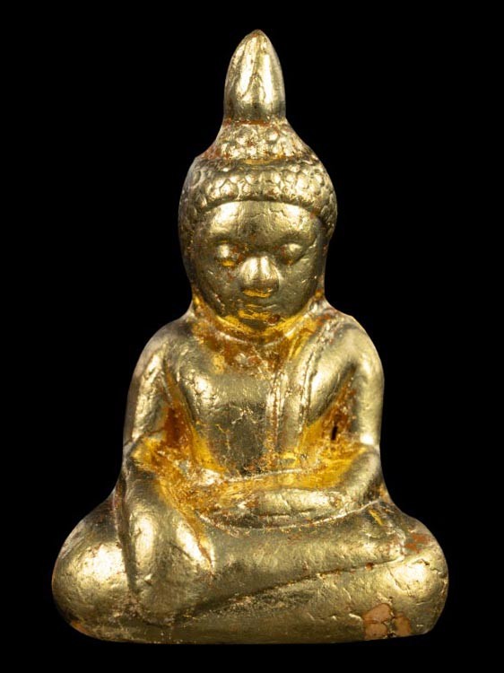 1000.-พระหลวงพ่อทอง วัดเขาตะเครา จ.เพชรบุรี เนื้อผงพุทธคุณผสมเกสรดอกไม้ 108 ปิดทองคำองค์พระ องค์ที่2