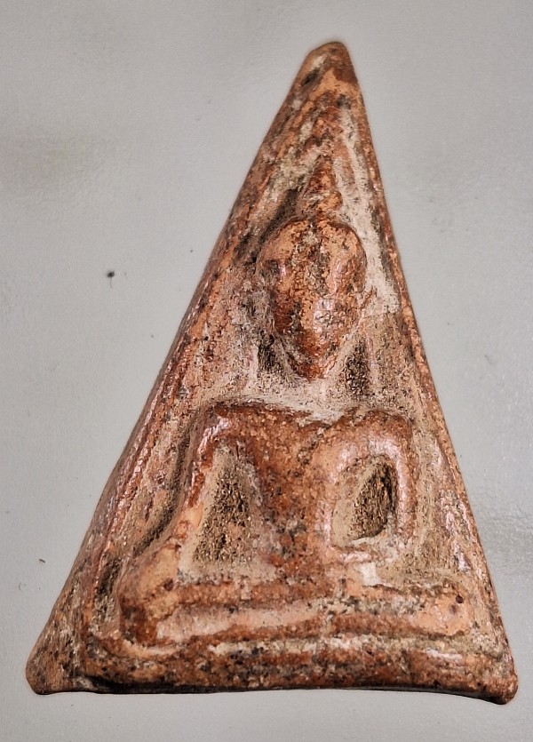 เคาะเดียว.....พระนางพญา หลัง อิติ กรุ วัดหนองอีดุก สรรคบุรี ชัยนาท หลวงพ่อกวย วัดโฆสิตาราม สร้างและปรุกเสก บรรจุกรุ ปี 15