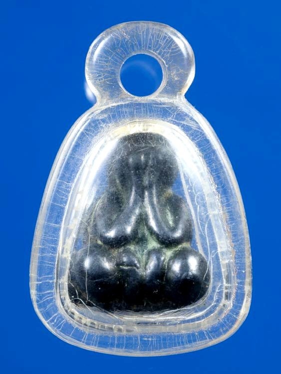 1200.-พระปิดตาพิมพ์เล็ก หลวงพ่อชื่น วัดท่าตำหนัก จ.นครปฐม เนื้อเมฆพัตร หลังยันต์ สร้างประมาณปี2482-2490