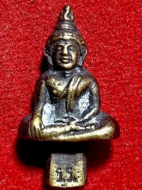 พระชัยวัฒน์ยอดธง หลวงพ่อน้อย รุ่นสร้างโรงเรียน วัดธรรมศาลา จ.นครปฐม พ.ศ. ๒๕๑๒