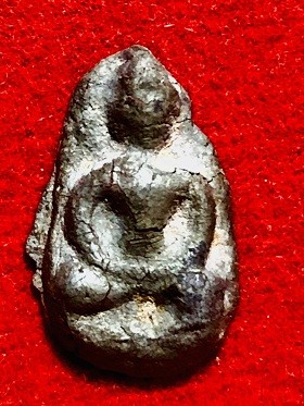 พระพิจิตร เม็ดข้าวเม่า หลังลายผ้า ชินเงิน