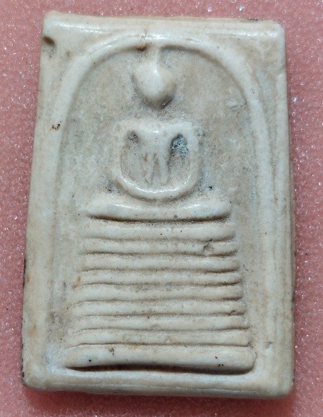 สมเด็จเกศไชโย 9 ชั้นหูบายศรี เนื้อผงน้ำมัน เนื้อจัด          หลวงพ่อกวย วัดโฆสิตาราม