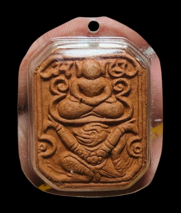 **เคาะแรก 20**พระทรงครุฑเนื้อดิน วัดศาลพันท้ายนรสิงห์ หลังยันต์เกราะเพชร สมุทรสาคร เลี่ยมเดิมจากวัด