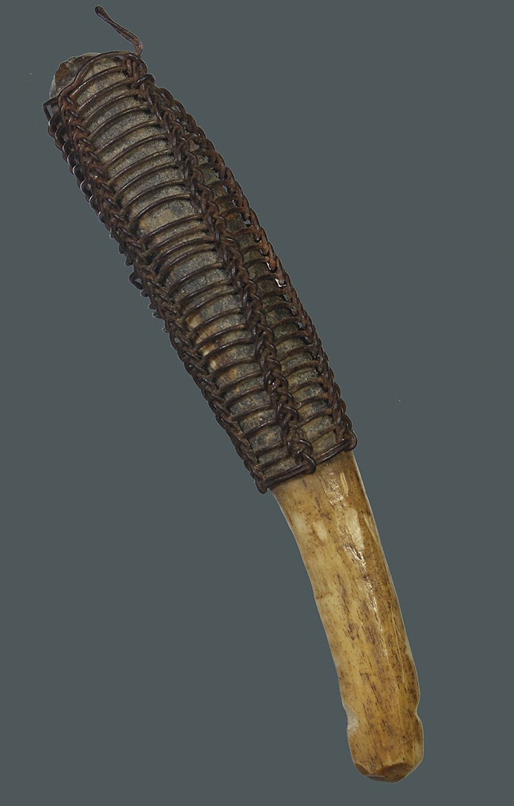 เขี้ยวถักลวด ยาว 3.5 นิ้ว เก่าเดิม ไม่ทราบที่