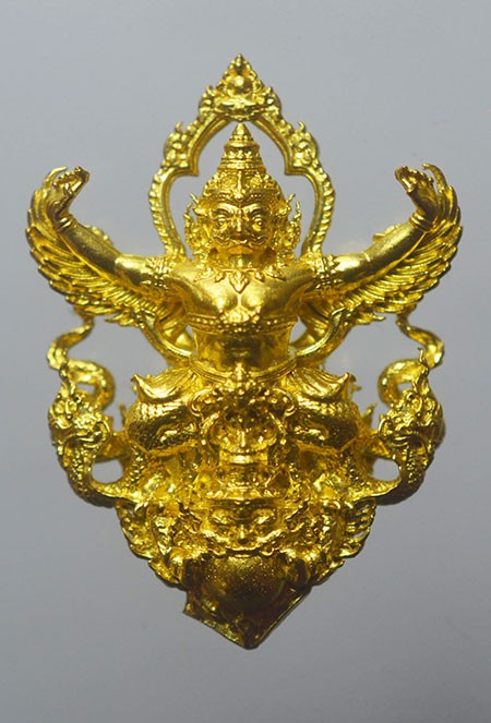 มหามนต์ 2 แผ่นดิน รุ่น เศรษฐีเหนือดวง วัดครุฑ อยุธยา พญาครุฑ พิมพ์เล็ก เนื้อทองระฆัง โค๊ด เลข 1116