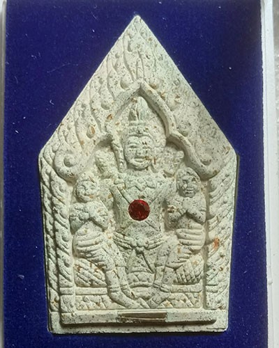 เริ่มต้นที่ 50 บาท พระขุนแผนหลังงั่ง เนื้อว่านขาว รุ่นเสาร์ 5 มหาเศรษฐี หลวงพ่อเมียน กัลยาโน วัดบ้านจะเนียง จ.บุรีรัมย์ ปี 2557 กล่องเดิม