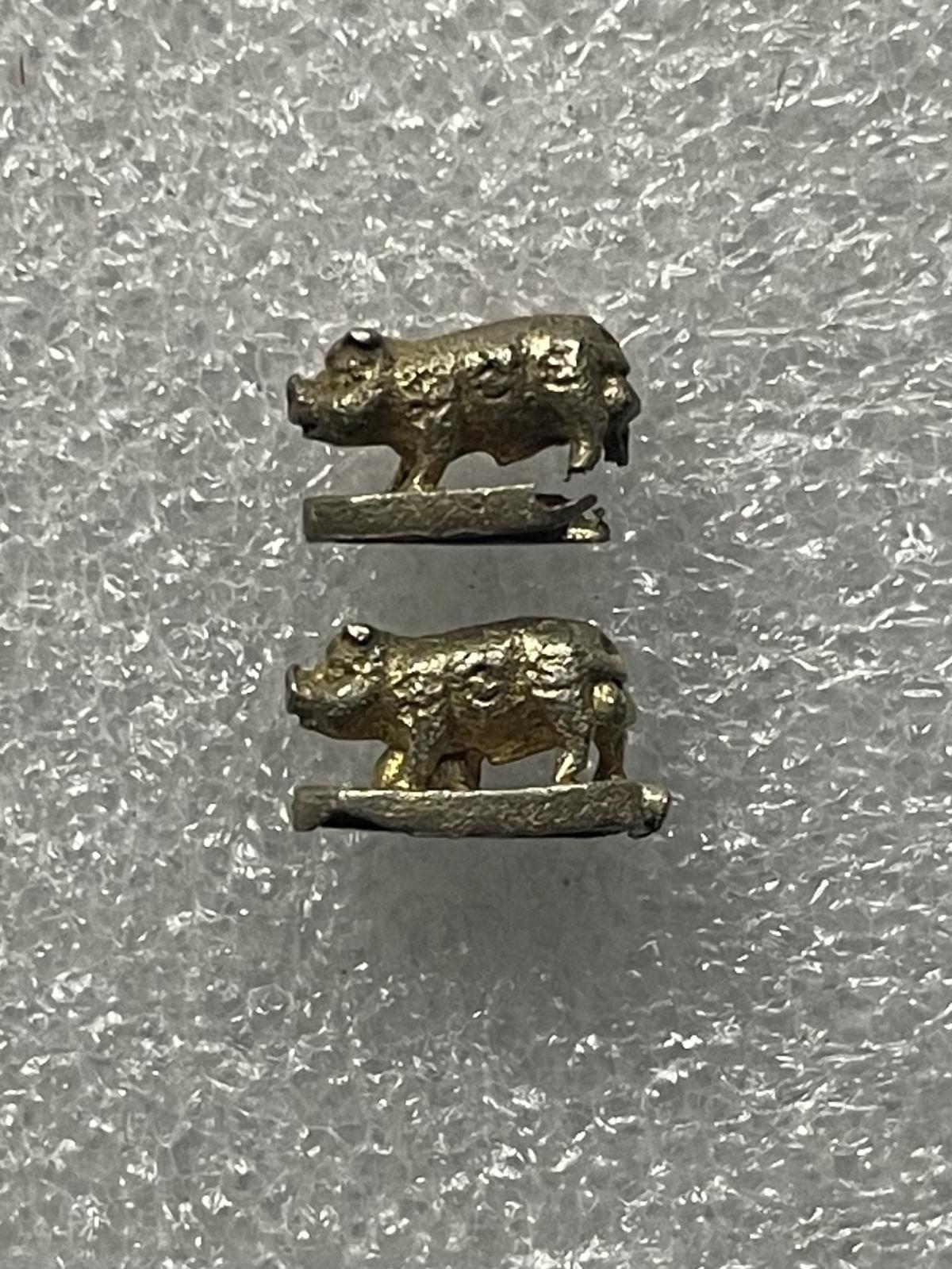 วัดใจ 120 บ รูปหล่อหมูจิ๋ว เนื้อเงิน หลวงพ่อเปิ่น วัดบางพระ