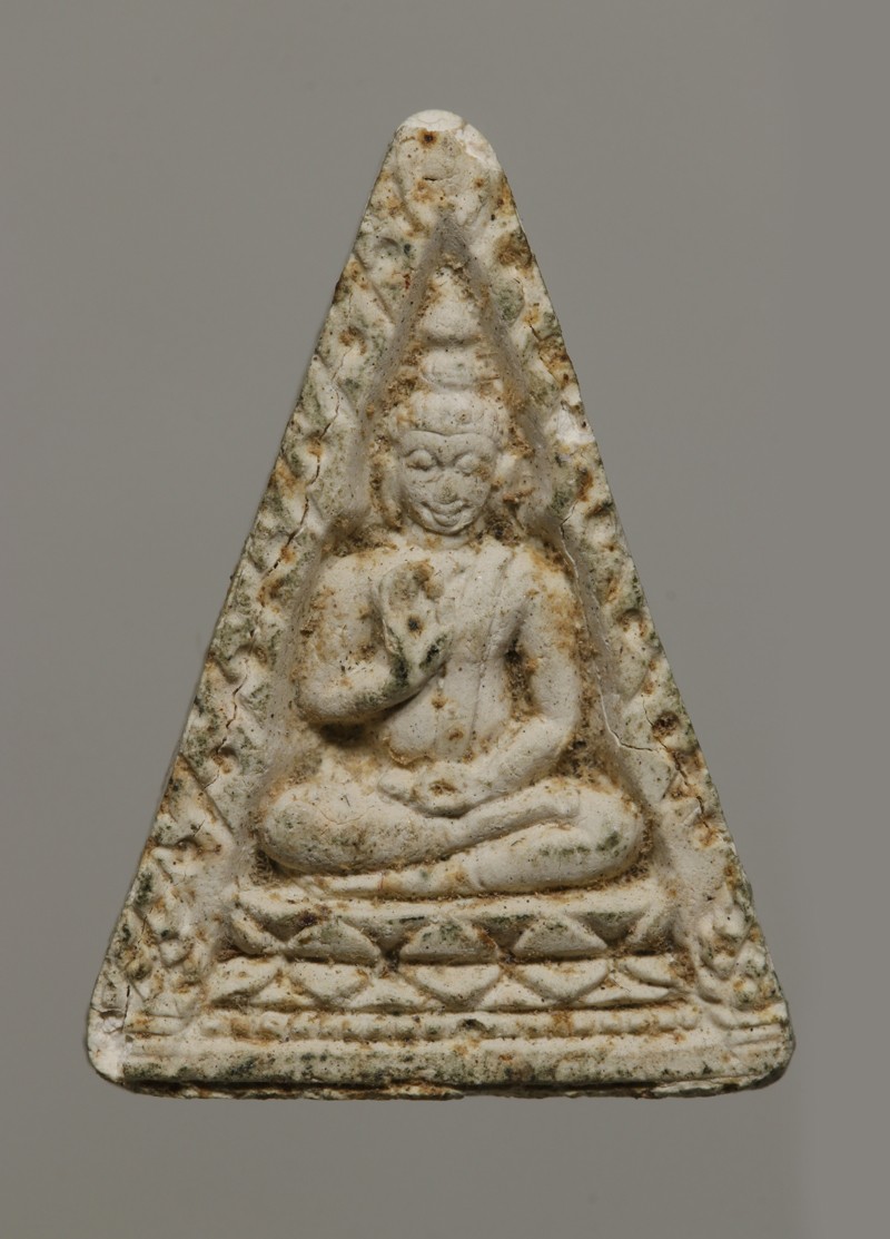 พร้อมบัตร + + พระผงของขวัญ วัดปากน้ำฯ รุ่น4 พิมพ์สามเหลี่ยม ปี 2514 กรุงเทพมหานครฯ  a80