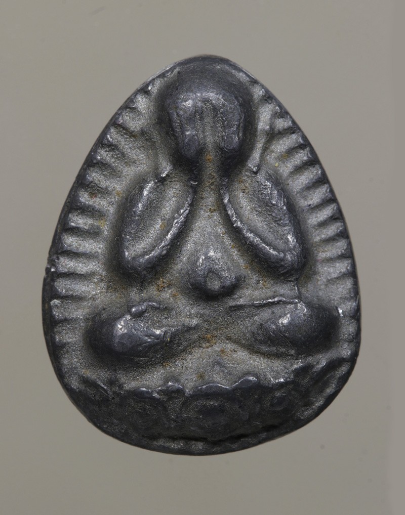 พร้อมบัตร + + พระปิดตาหลวงพ่อบุญชู ปี 2527 เนื้อตะกั่ว วัดหัวว่าว จ.สิงห์บุรี