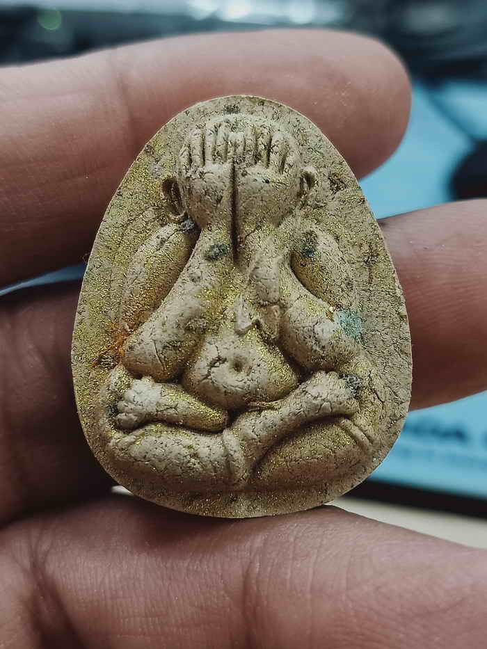 2-1465 วัดใจ 100 พระปิดตาปลดหนี้จัมโบ้ รวยมหาเศรษฐี หลวงพ่อนงค์ วัดบางน้ำชน ธนบุรี จ.กรุงเทพ ปี 2566 จัมโบ้ มวลสารดี หมายเลข 200 กล่องเดิม