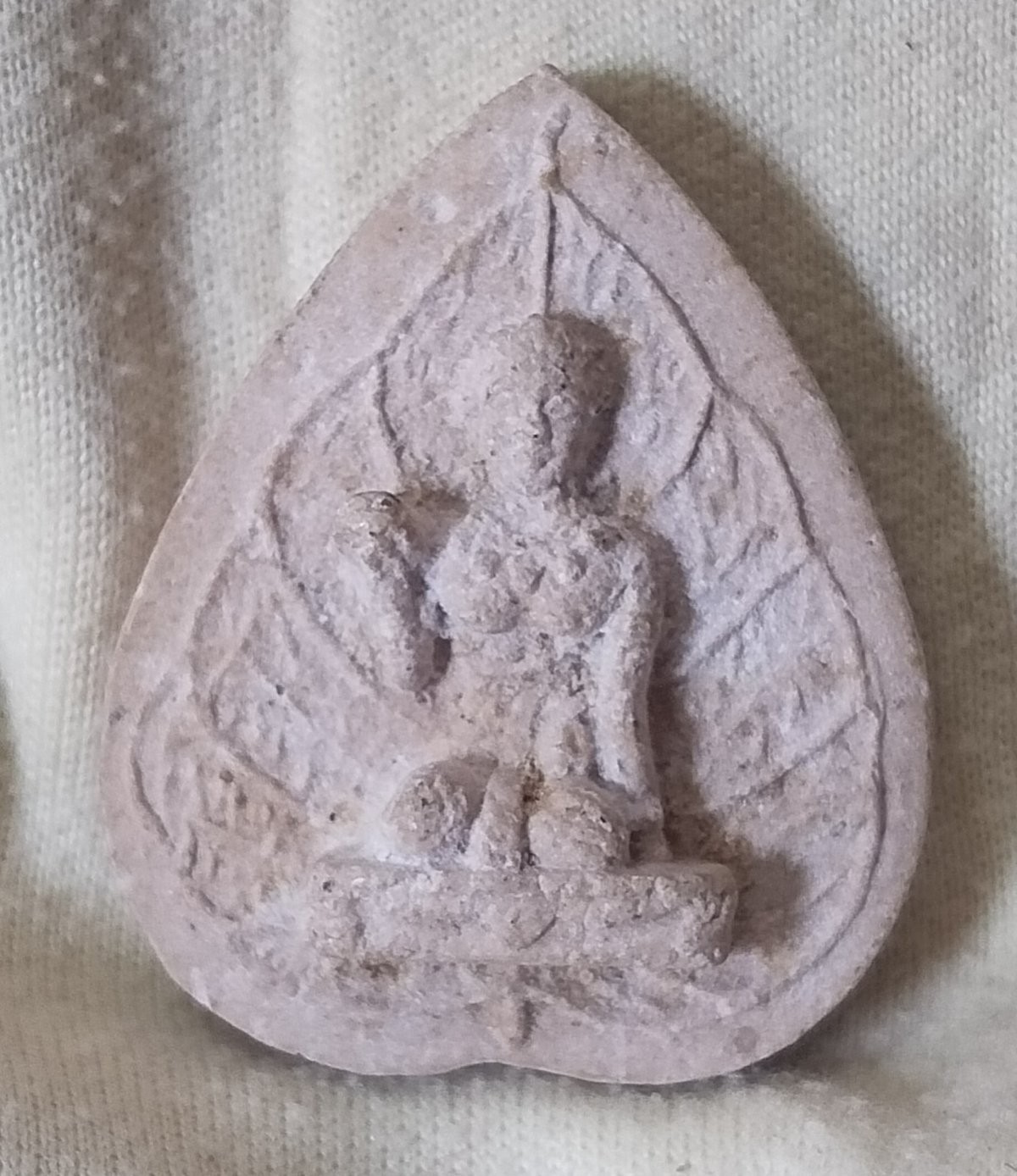 นางกวักพิมพ์ใบโพธิ์ หลังยันต์น้ำเต้า วัดบ่อวิน ปี2517 หลวงปู่ทิม วัดระหารไร่ ปลุกเสก