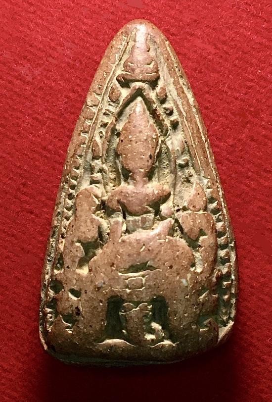 พระเลี่ยงหม้อ จังหวัดลำพูน เนื้อดินเผา กรุวัดประตูลี้ (นิยม) ++พร้อมบัตรรับรองพระแท้ฯ++