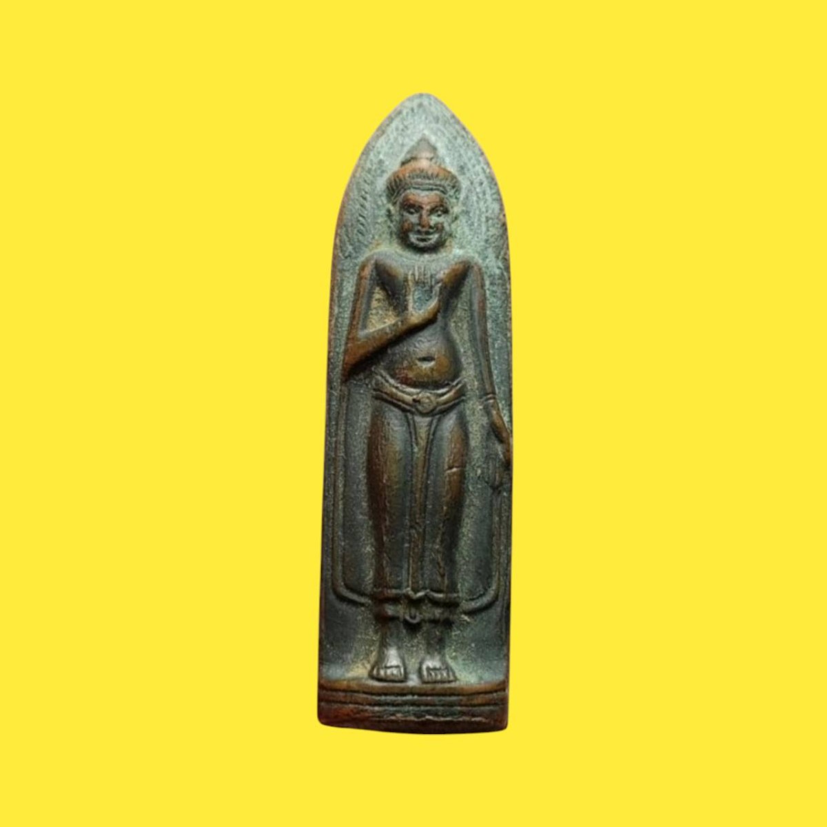 พระร่วงหลังรางปืน พิมพ์หลังเจดีย์นูน เนื้อทองแดง ปี 2515 วัดพระธาตุดอยสุเทพฯ จ.เชียงใหม่ (หลวงปู่โต๊ะ, หลวงพ่อกวย และเกจิชื่อดังร่วมปลุกเสก)