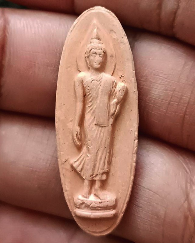 1.พระ 25 พุทธศตวรรษ เนื้อดินแร่ บล็อควงแหวน นิยมหายาก