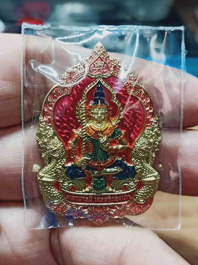 2-1144 G#15 วัดใจ 100 เหรียญท้าวเวสสุวรรณ มหาบารมี เศรษฐีกรุงเก่า หลังเฉลวเพชร 7 ตา(ตาข่ายดักทรัพย์) หลวงพี่เลี้ยง วัดจอมเกษ จ.พระนครศรีอยุธยา 2567 ทองทิพย์ ลงยาหน้าหลัง หมายเลข 15 ไม่มีกล่อง