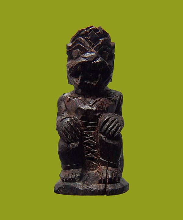 หนุมานไม้แกะ หลวงพ่อแป๊ะ วัดศาลากุน จ.นนทบุรี ( ศิษย์เอก หลวงพ่อสุ่น ).