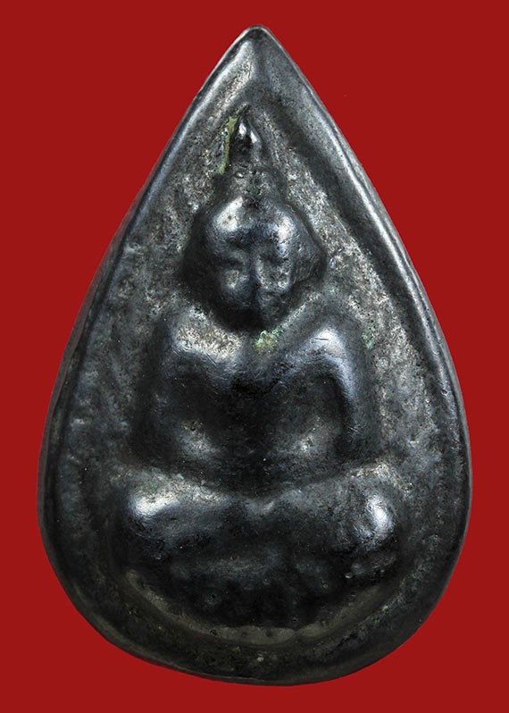 1000.- พระกลีบบัวหลังพระปิดตา เนื้อเมฆพัตร หลวงปู่บุญ วัดกลางบางแก้ว