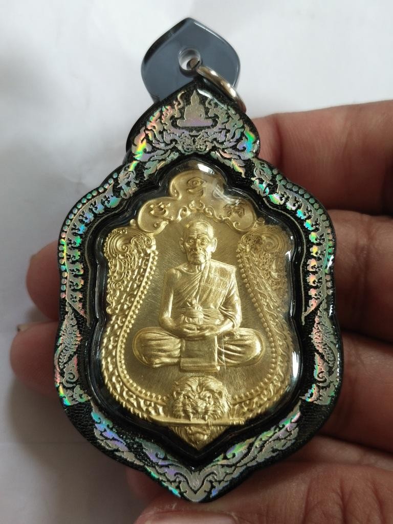 500.-เหรียญหลวงพ่อพัฒน์ เสือคาบดาบ วัดห้วยด้วน นครสวรรค์ เนื้อทองทิพย์ ปี2564 เลี่ยมกรอบเลเซอร์ no.848