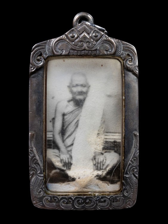 2500.- รูปถ่ายหลวงพ่อเกิด วัดสะพาน จ.นครนายก เลี่ยมจับขอบเงิน