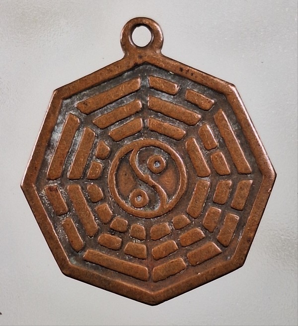 เคาะเดียว...เหรียญแปดเหลี่ยม โป๊ยข่วย ปี๒๔๙๕ สมเด็จฯพุฒาจารย์ฯ(นวม) วัดอนงค์ฯ