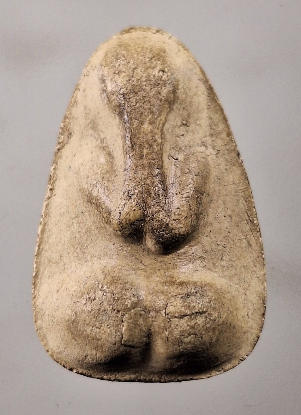 เคาะเดียว....พระปิดตาพิมพ์วัดพลับ หลวงปู่สด วัดโพธิ์แตงใต้ จ.อยุธยา สีขาว