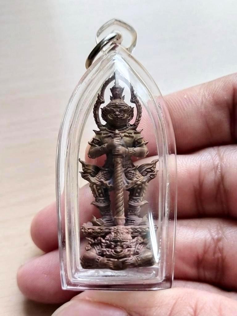 700.-รูปหล่อลอยองค์ท้าวเวสสุวรรณโณ เนื้อทองแดงผิวไฟโบราณ ตอกโค๊ต no.504 พร้อมเลี่ยม