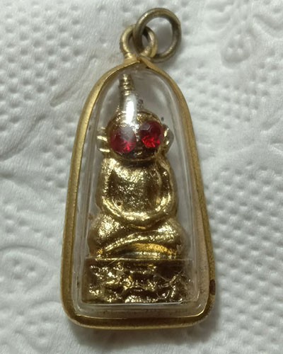 เริ่มต้นที่ 50 บาท งั่งตาแดงหลวงปู่ฤทธิ์ ปี42