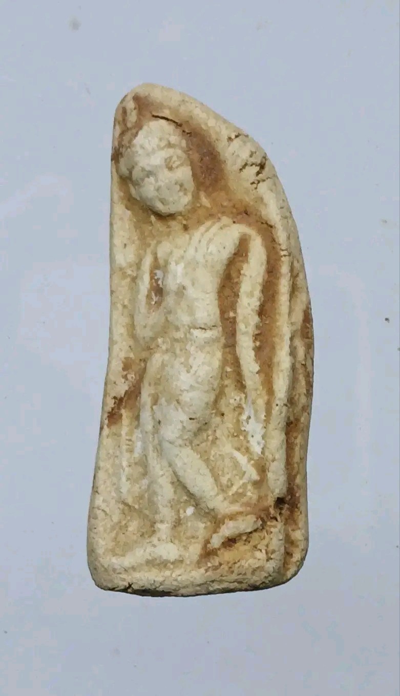 พระลีลาเม็ดขนุน