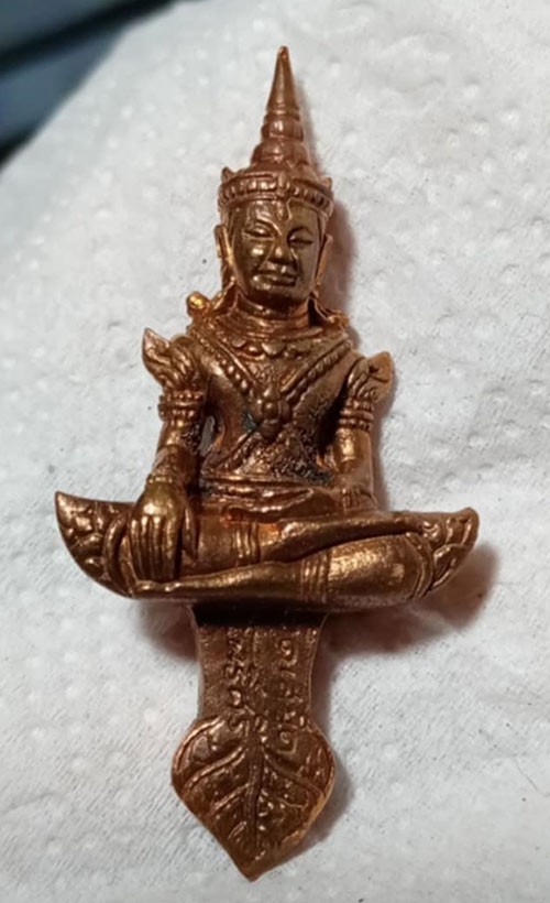 149..............พระหล่อ ยอดธงจักรพรรดิ์  วัดเสม็ดโพธิ์ศรี จ.จันทบุรี เนื้อโลหะผสม   สวยเดิมกล่องเดิม