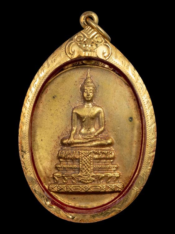 8000.-เหรียญรูปไข่หลวงพ่อวัดไร่ขิง จ.นครปฐม ปี14 เลี่ยมทอง (ส่งออกบัตรไม่มีข้อมูล)