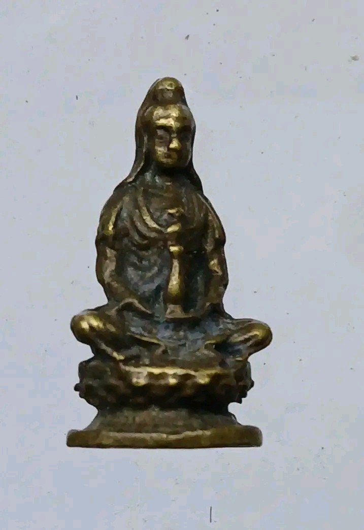 พระแม่กวนอิม หล่อเก่า