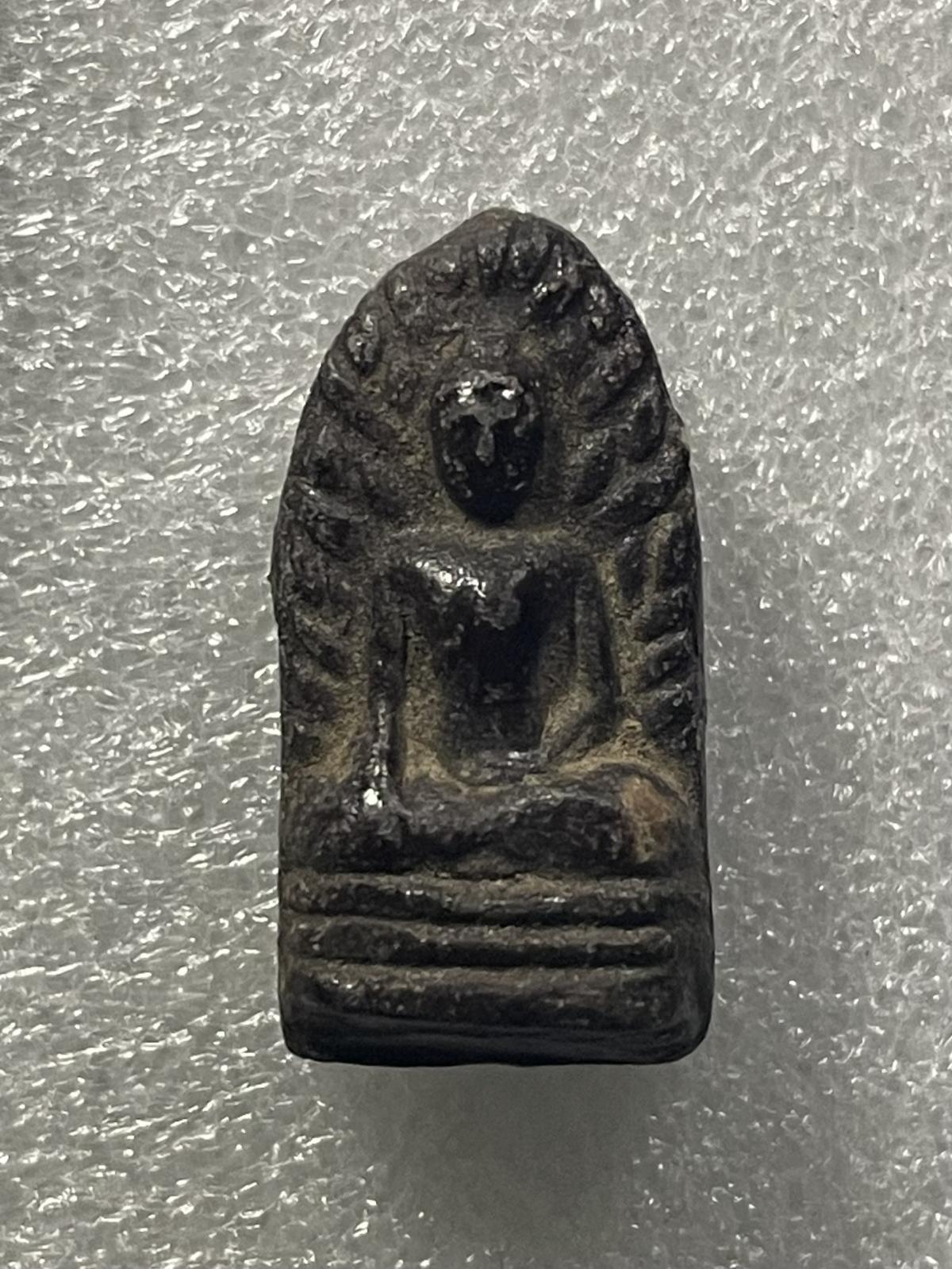 วัดใจ 120 บ พระรอด พิมพ์ใหญ่รุ่นแรก หลวงพ่อแพ วัดพิกุลทอง