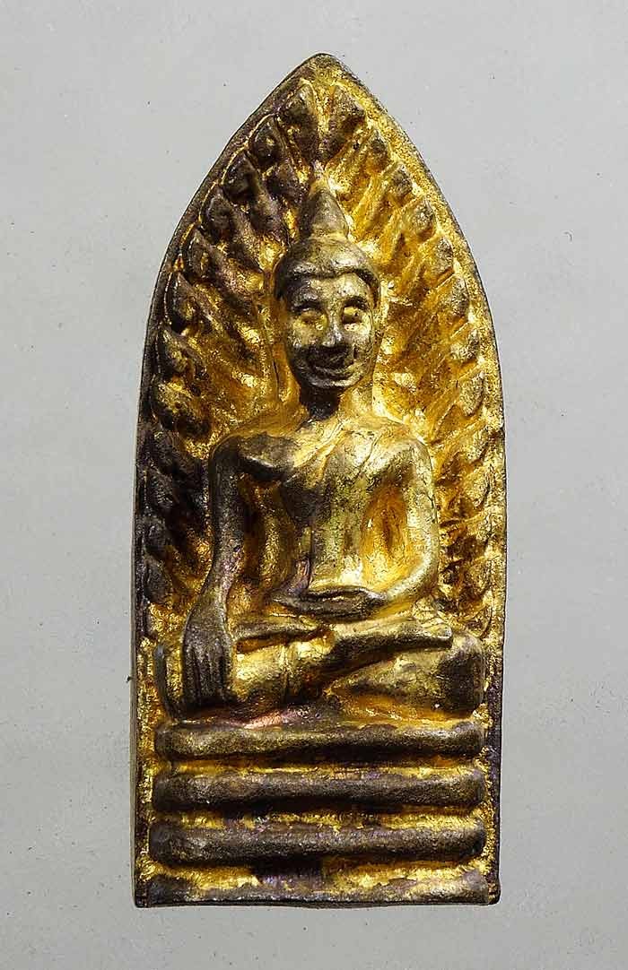 500.-พระรอด หลวงปู่หลิว วัดไร่แตงทอง จ.นครปฐม ออกวัดหนองอ้อ เนื้อทองเหลือง ปี2541 พร้อมกล่อง