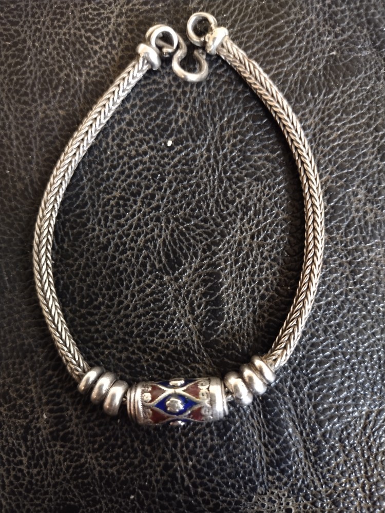 1200.-สร้อยข้อมือ มือ2 ยาวประมาณ18ซม. น้ำหนัก12.2กรัม