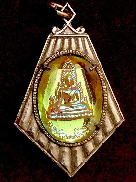 ล็อกเก๊ตพระพุทธชินราชหลังอกเลา-พานพระศรี เนื้ออลูมิเนียม(ขาปิ่นโต)กะไหล่ทอง(เบาหวิว)  วัดพระศรีมหาธาตุฯ จ.พิษณุโลก