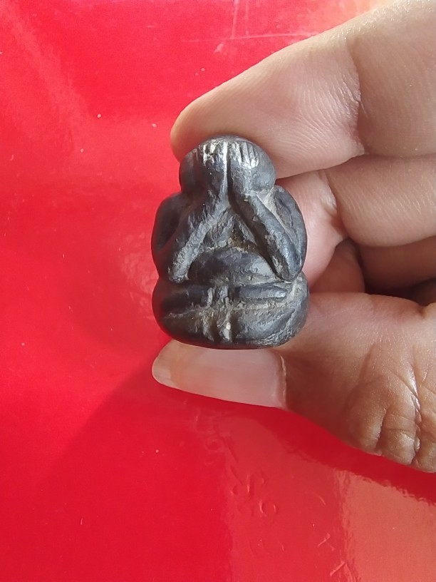 700.-พระปิดตาไม่ทราบที่ องค์ที่ 4