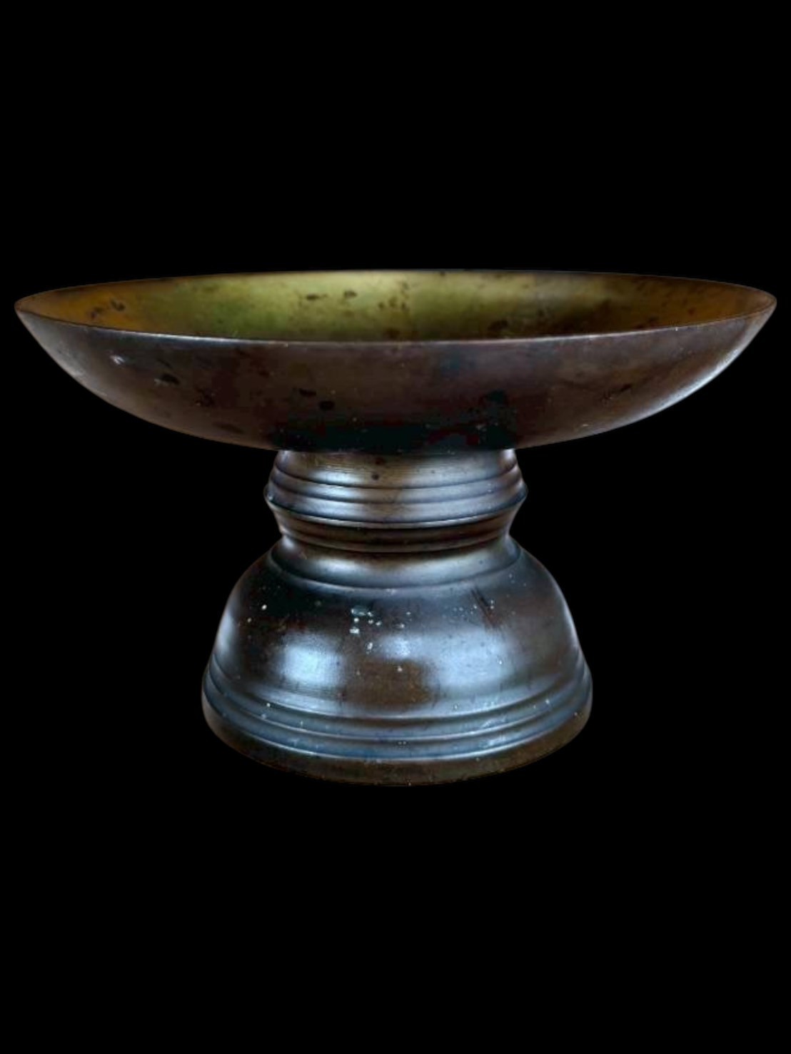 500.- พานทองเหลืองเก่า เส้นผ่าศูนย์กลางขนาดประมาณ 5นิ้ว เอาไว้ใส่พระหรือผลไม้ของเก่า