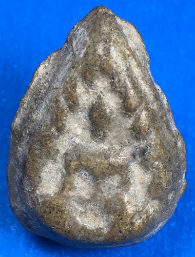 @@@เคาะแรก200บาท@@@พระผงกลีบบัว พระครูใบฎีกาเกลี้ยง วัดสุทัศน์ ปี 2475 องค์ที่3