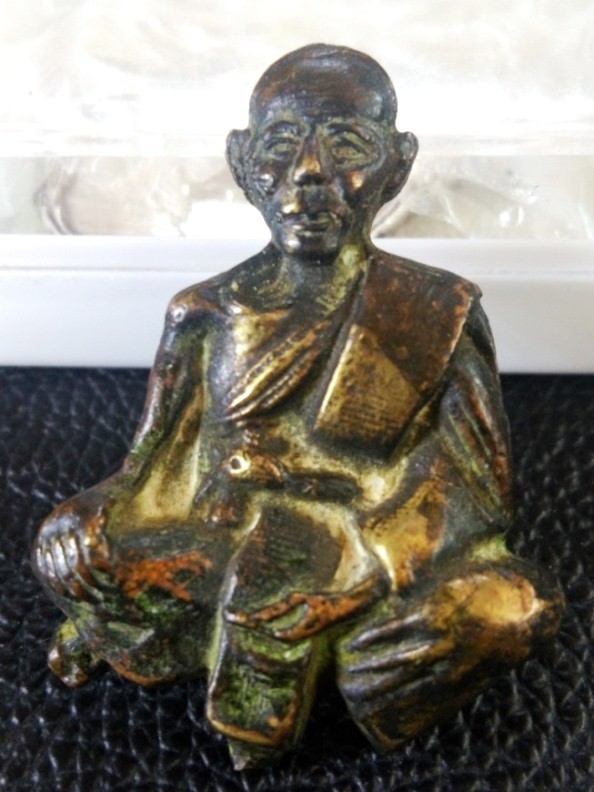 800.-รูปเหมือนปั๊มเกจิ ครึ่งซีกเนื้อทองเหลือง