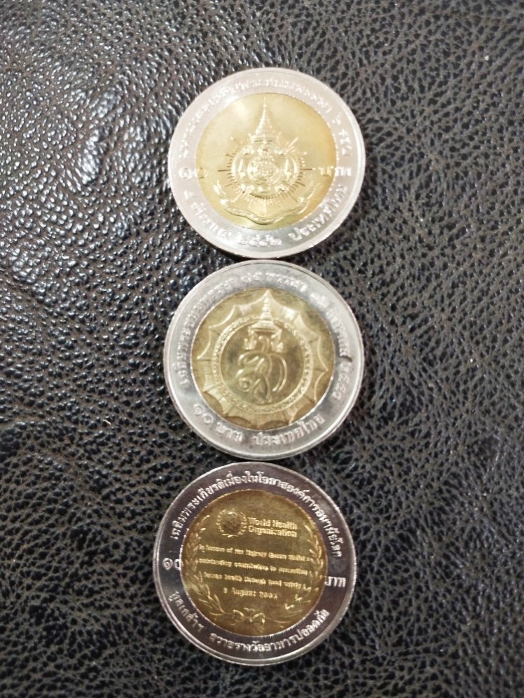120.-เหรียญ 10บาท สองสี ร.9 1เหรียญ พระพันปีร.9 2เหรียญ รวม3เหรียญ สภาพ unc ไม่ได้ใช้
