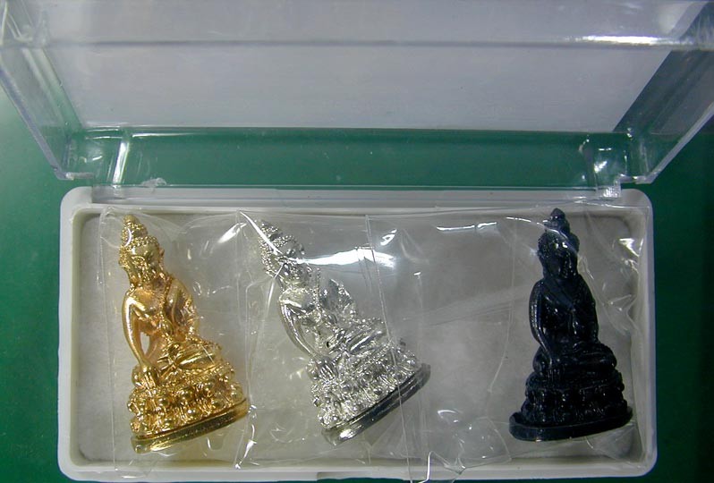 พระกริ่ง รุ่นรวยพันล้าน ชุด กก  หลวงปู่หมุน หลวงปู่ศิลาปลุกเสก.......เคาะเดียวแดง